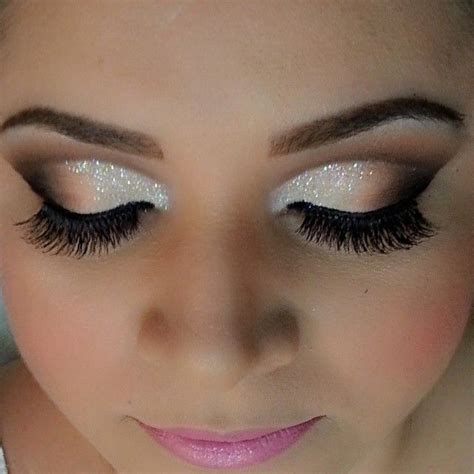 eye makeup with beige dress|makeup for white dresses.